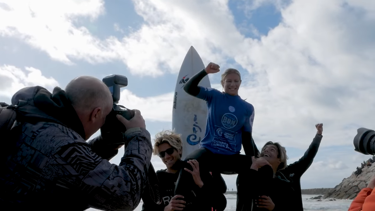 Screenshotter 2018CaparicaPrimaveraSurfFestHighlightsChampionsCrownedonFourthDayofSurfingFestival 1’40”