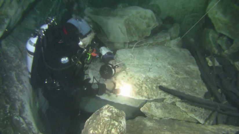 Cave Diving The Pines Cave Mount Gambier, SA | aquasport.tv