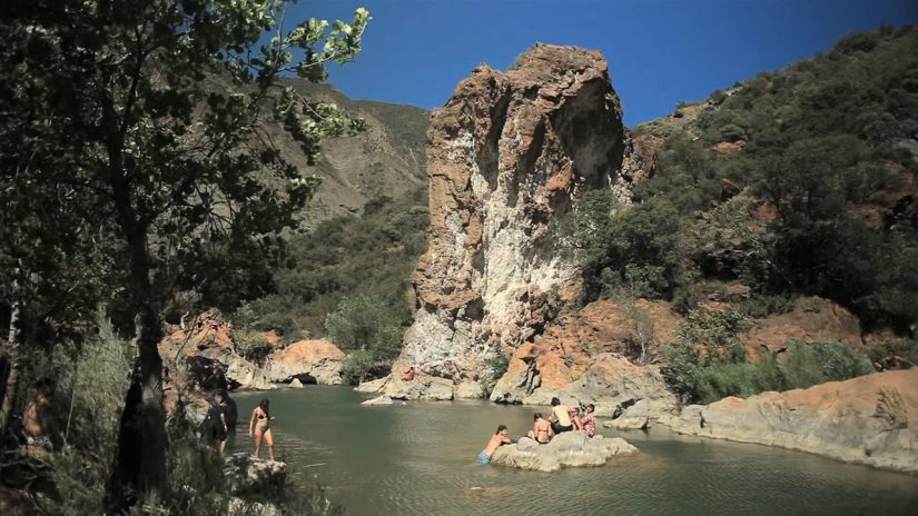 Red Rocks Cliff Jumping | aquasport.tv