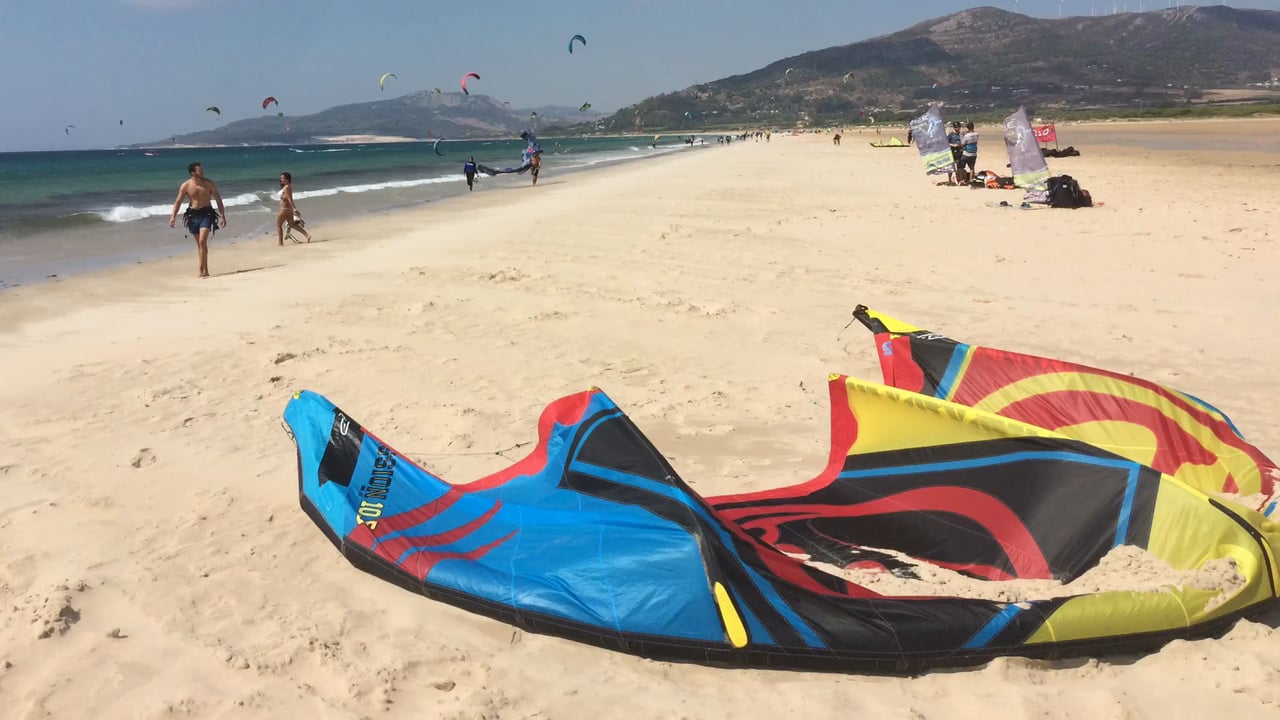 Kitesurfing in Tarifa | aquasport.tv