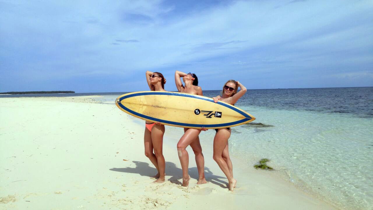 Siargao surf camp Spotbus | aquasport.tv