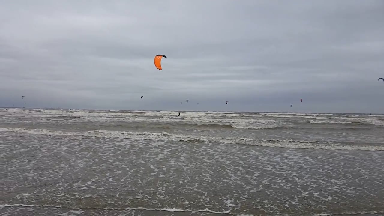 october starts with wind and waves!