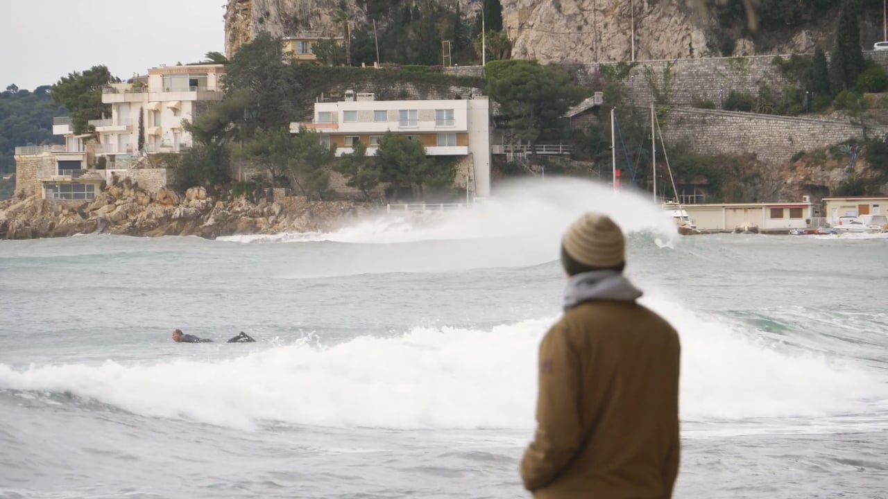 Mediterranean Surfing Paradox - Dirty Paws | aquasport.tv