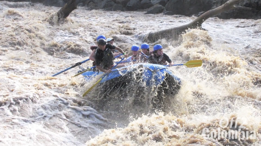 Rafting a San Gil Colombia - 3m Onde sul Rio Suarez