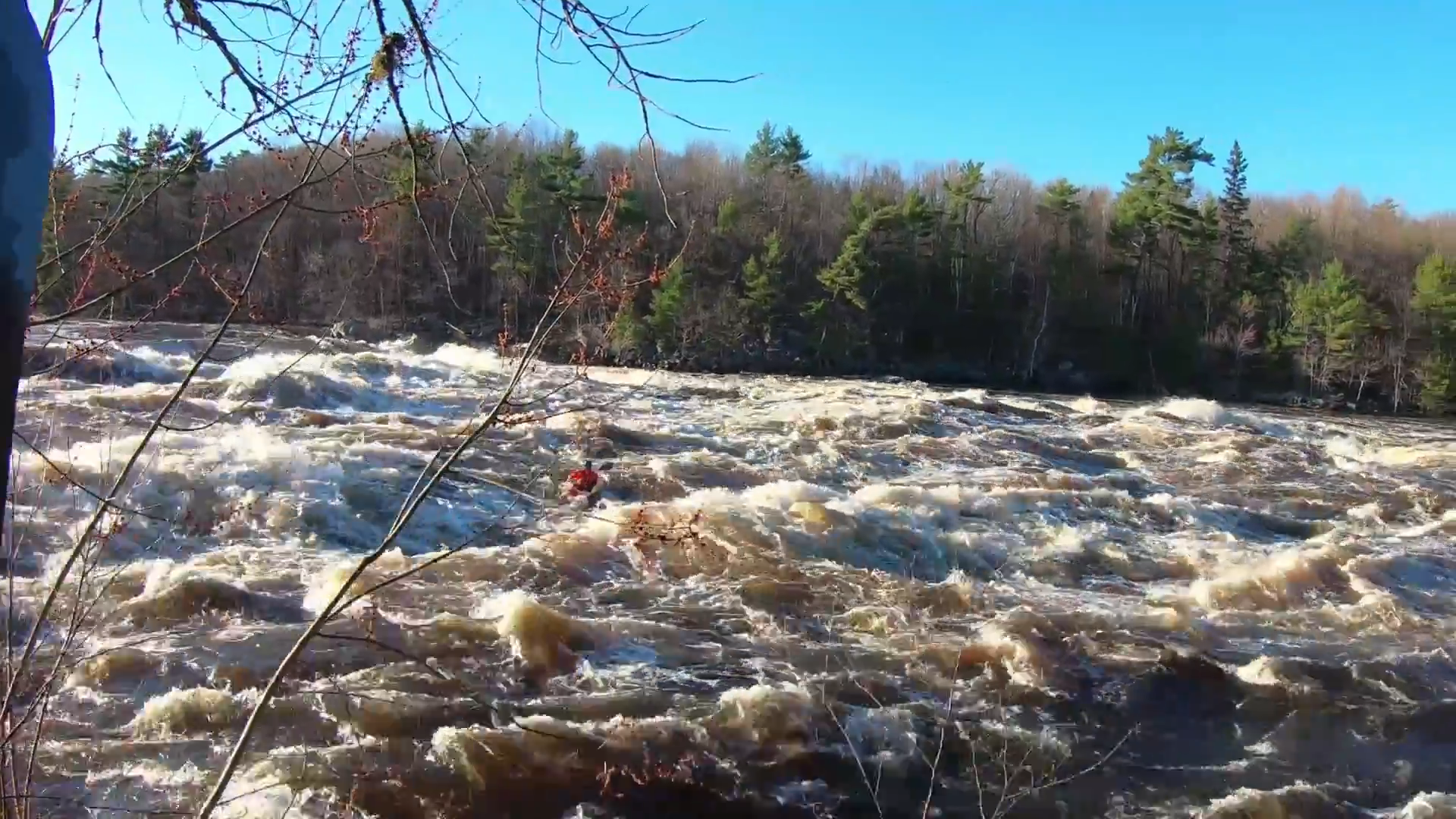 Screenshotter BigWaveKayaking2018StakeoutMoments 0&rsquo;52&rdquo;