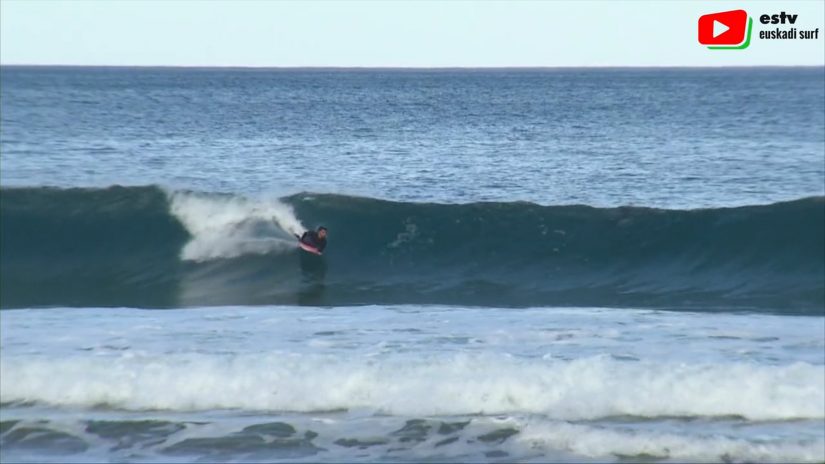Laga Surfers on the beach ESTV Euskadi Surf TV
